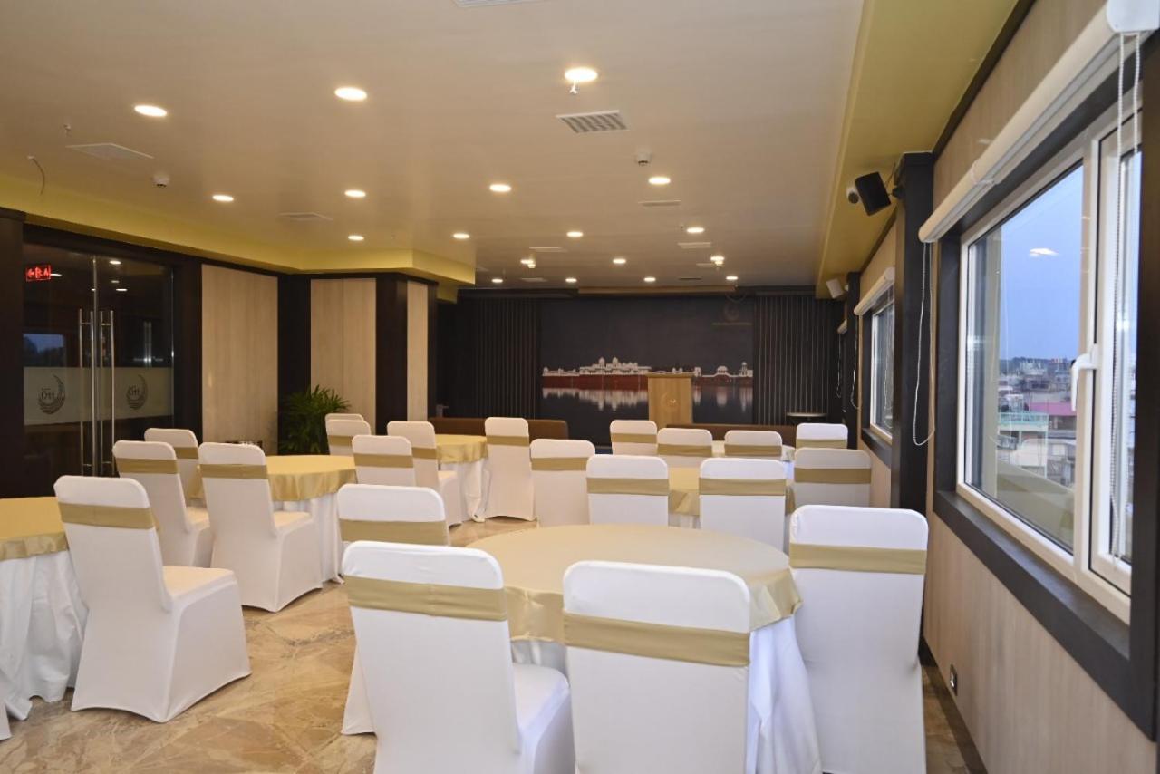Hotel Rimi International Агартала Екстериор снимка