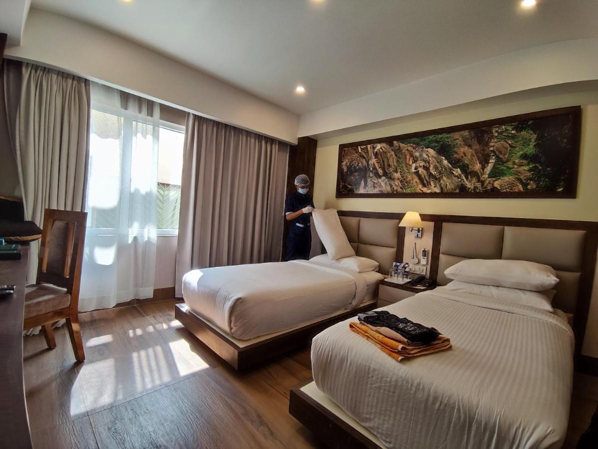 Hotel Rimi International Агартала Екстериор снимка