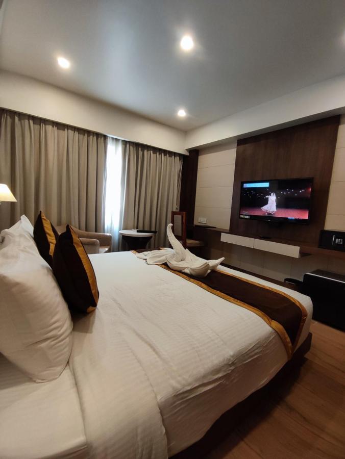 Hotel Rimi International Агартала Екстериор снимка