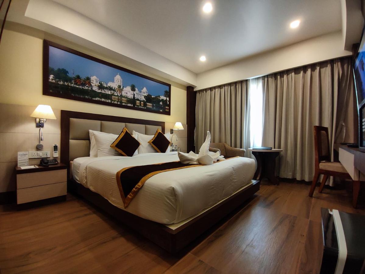 Hotel Rimi International Агартала Екстериор снимка