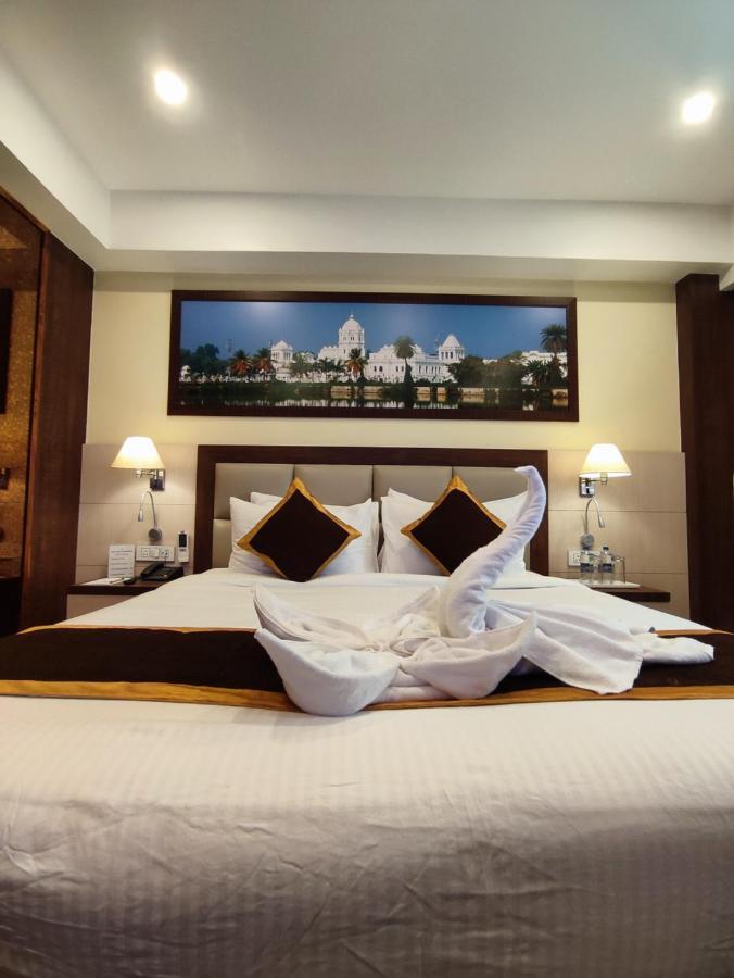 Hotel Rimi International Агартала Екстериор снимка
