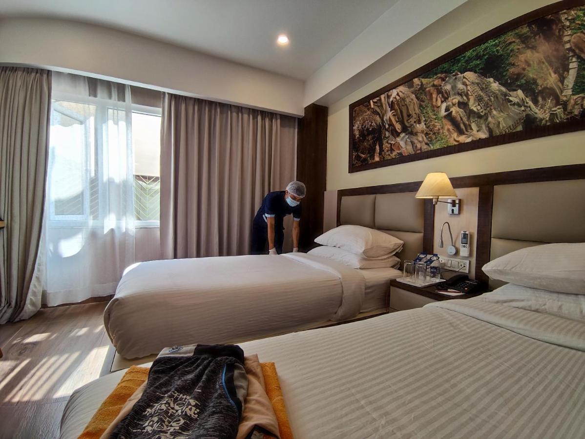 Hotel Rimi International Агартала Екстериор снимка