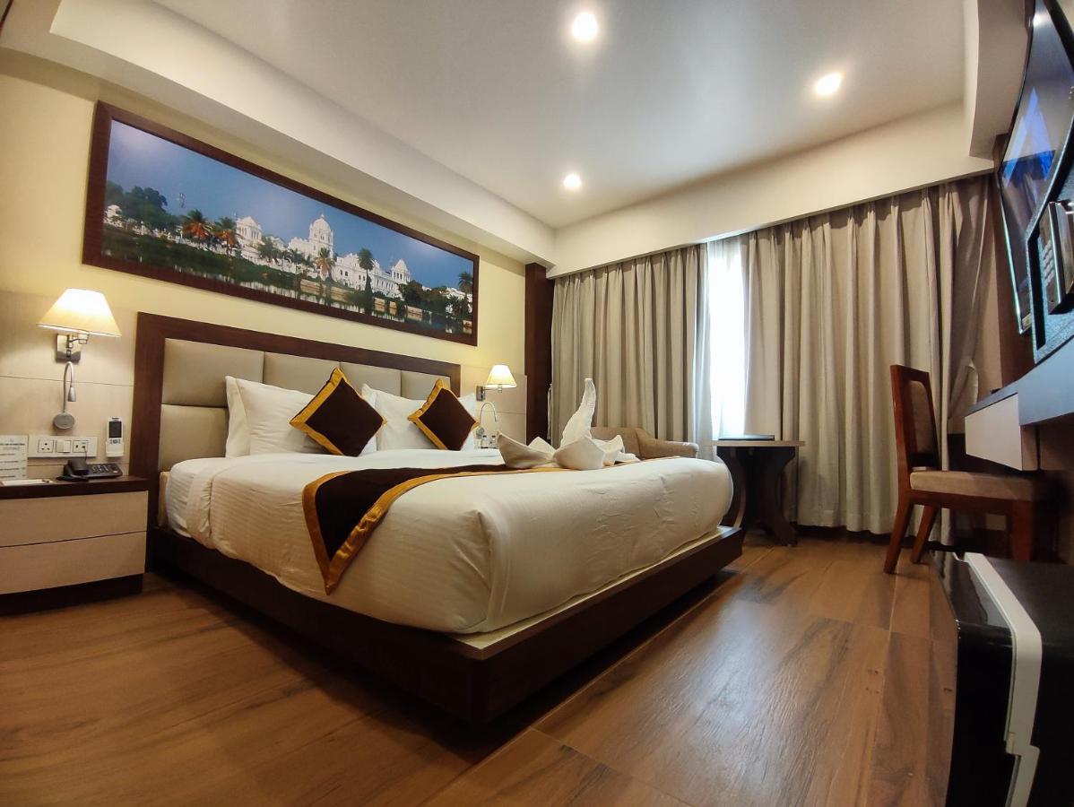 Hotel Rimi International Агартала Екстериор снимка