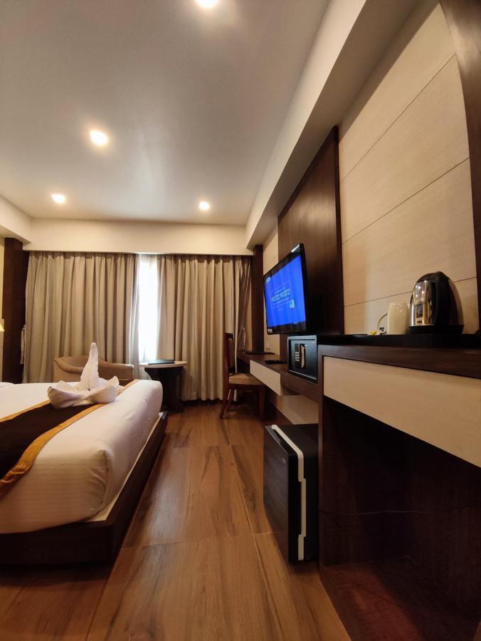 Hotel Rimi International Агартала Екстериор снимка