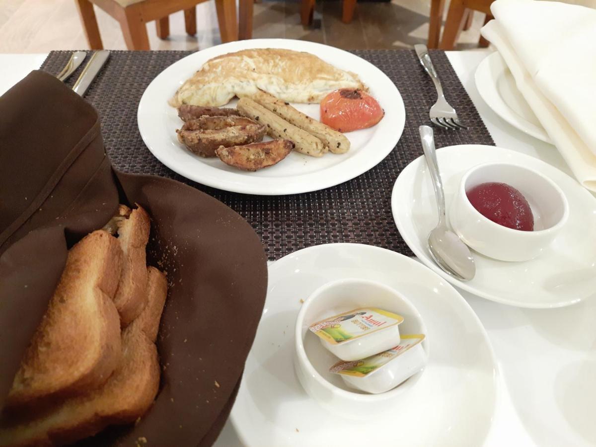 Hotel Rimi International Агартала Екстериор снимка