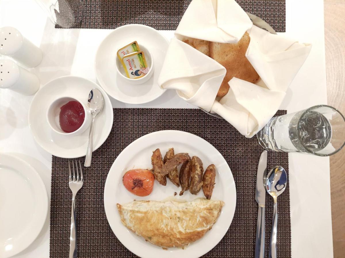 Hotel Rimi International Агартала Екстериор снимка